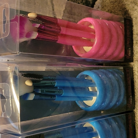 GLAM TOOLS 6 Piece Cosmetic set - Bundle 4 sets - Picture 3 of 16